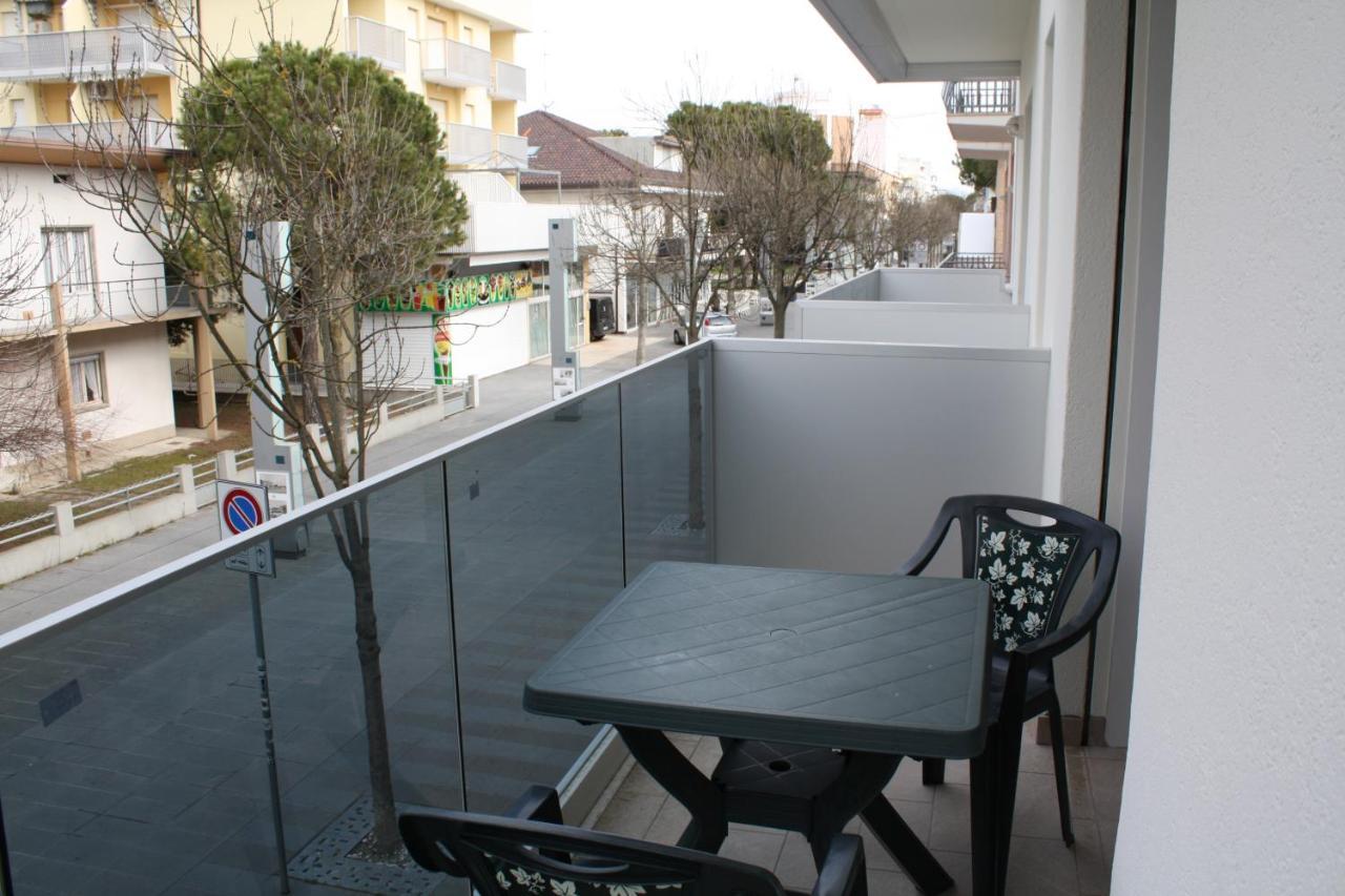 Apartament Venus Lignano Sabbiadoro Zewnętrze zdjęcie
